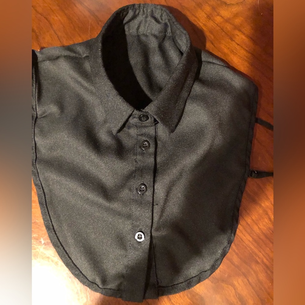 Black Button-Front Detachable Fake Shirt Collar